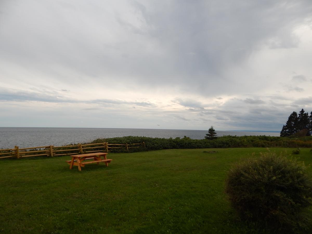 Sainte-Therese-de-Gaspe Les Chalets Brise-De-Mer מראה חיצוני תמונה